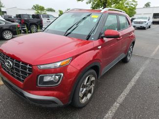 Used 2024 Hyundai Venue SEL FWD video 1