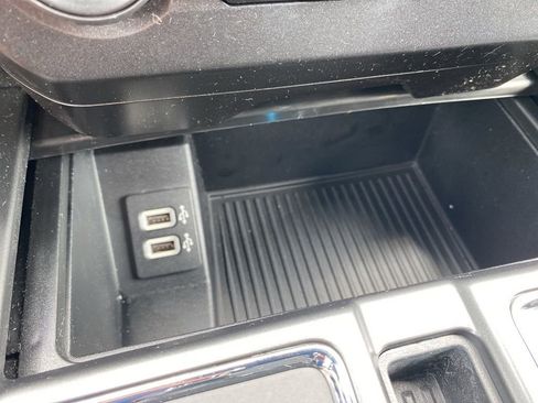 Used 2019 Ford F150 XLT w/ Equipment Group 302A Luxury AWD/4WD image 39