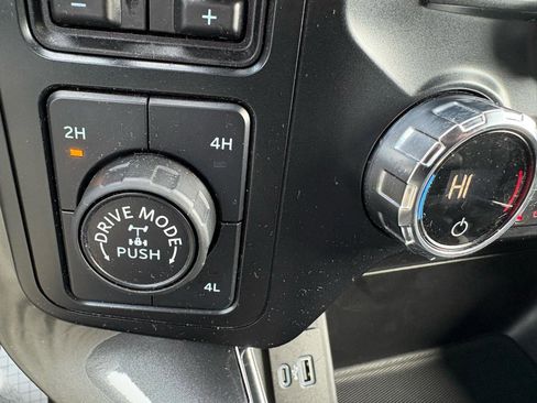 Certified 2021 Ford F150 XLT w/ Equipment Group 302A High image 33