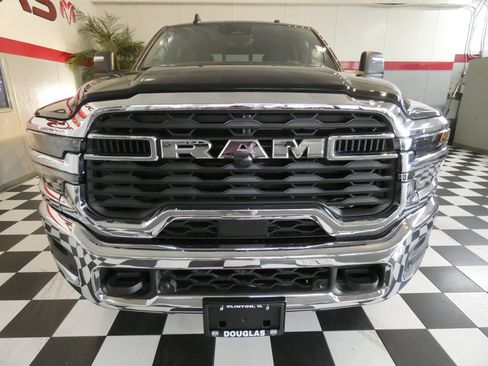 Used 2025 RAM 2500 Tradesman AWD/4WD image 3