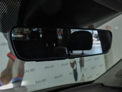 Used 2025 Honda Pilot Touring image 13