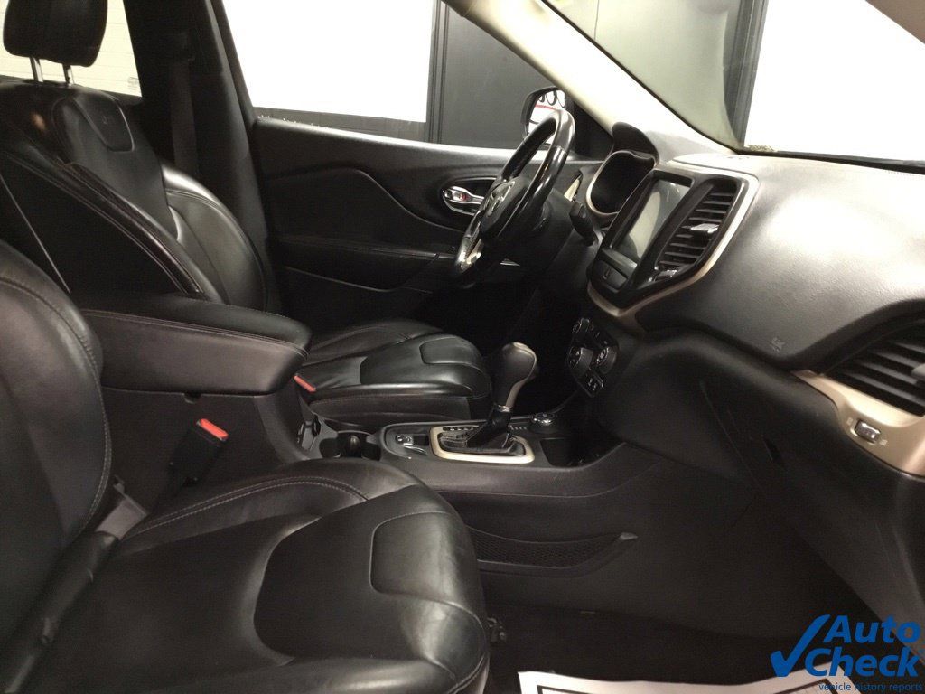 Used 2016 Jeep Cherokee Limited AWD/4WD image 33