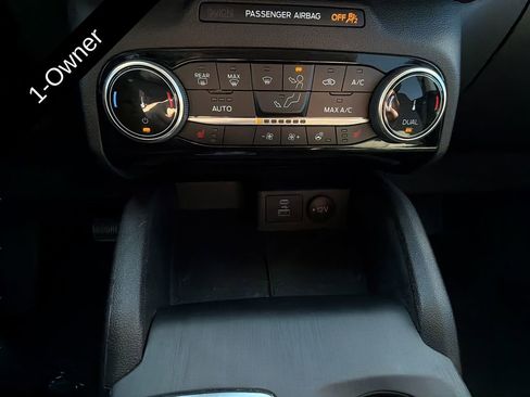 Used 2022 Ford Escape SE w/ SE Sport Appearance Package image 33