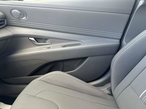 Certified 2025 Hyundai Elantra SEL image 22