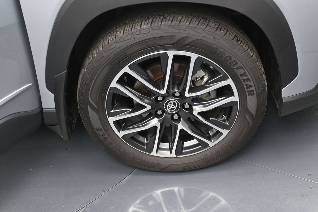Certified 2026 Toyota Corolla Cross XLE AWD/4WD image 36