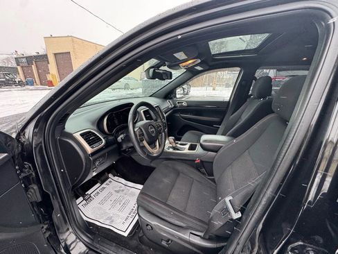 Used 2016 Jeep Grand Cherokee Laredo 75th Anniversary image 11