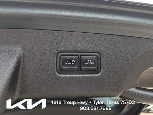 Certified 2024 Kia Carnival EX FWD image 10