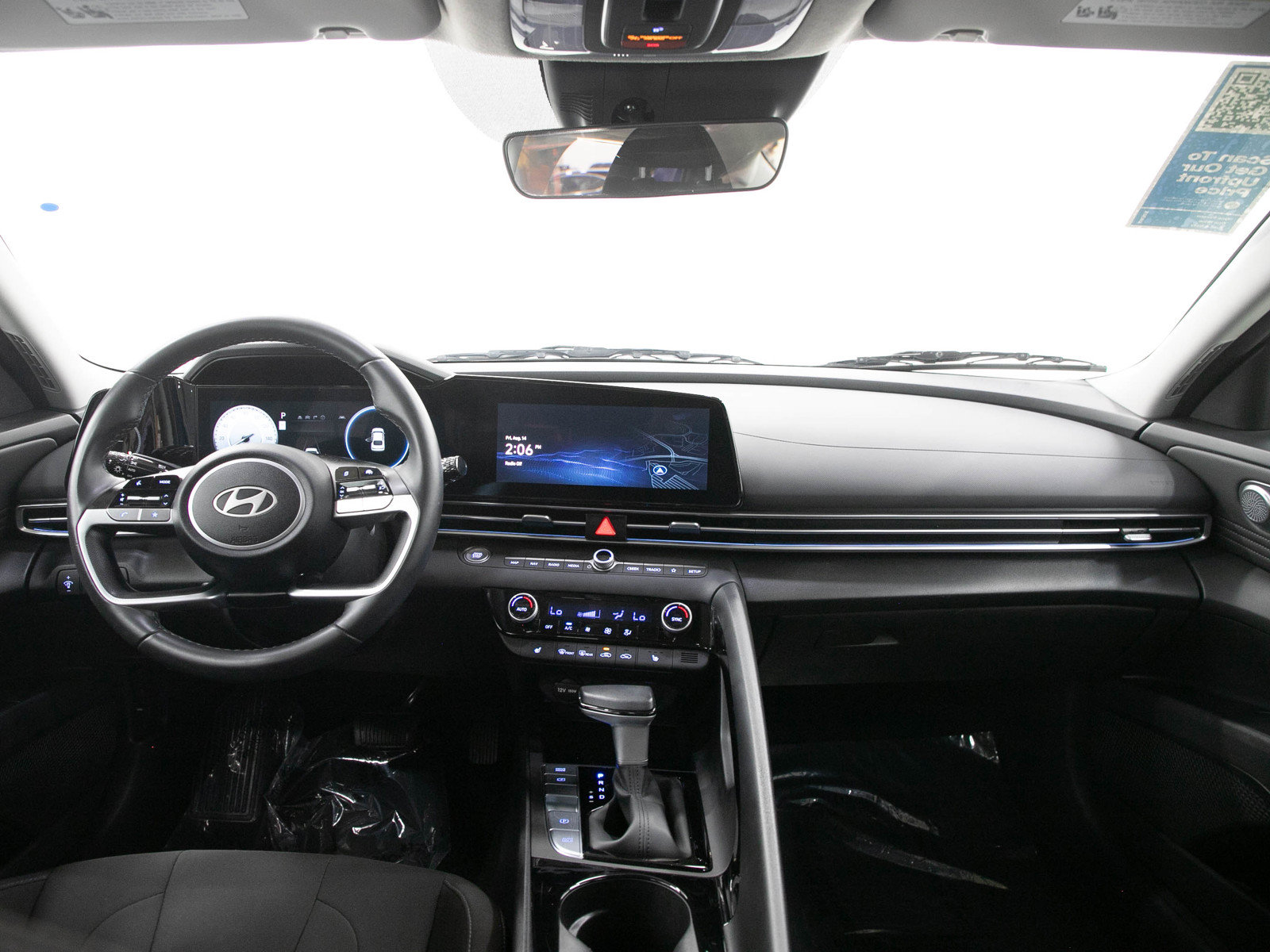 Used 2025 Hyundai Elantra SEL FWD image 14