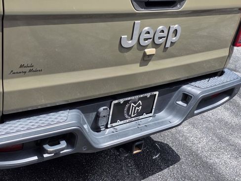 Used 2020 Jeep Gladiator Overland AWD/4WD image 29