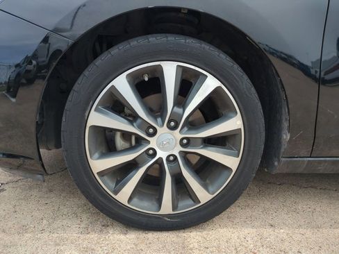 Used 2019 Hyundai Elantra GT image 15