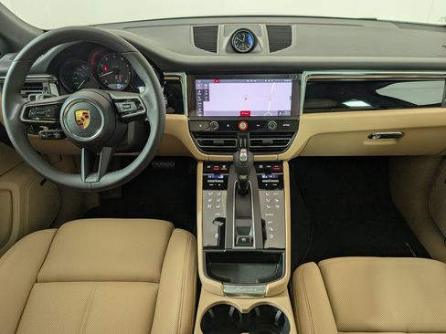 Used 2026 Porsche Macan AWD/4WD image 17