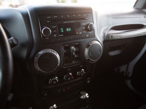 Used 2016 Jeep Wrangler Unlimited Sport image 12