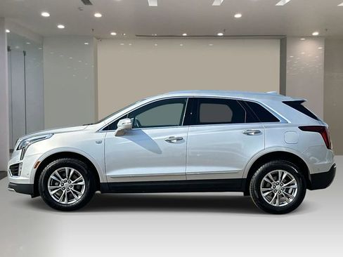 Used 2020 Cadillac XT5 Premium Luxury FWD image 2