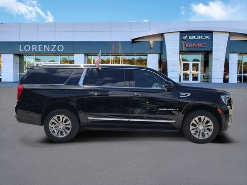 Used 2024 GMC Yukon XL Denali w/ Advanced Technology Package AWD/4WD image 4