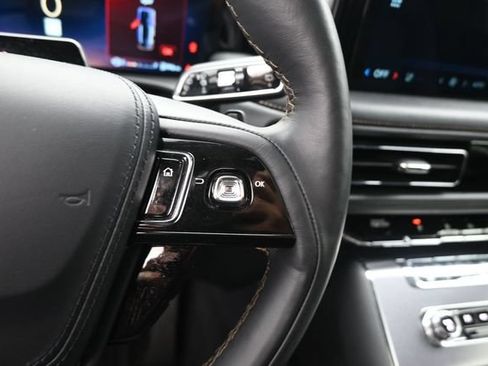Certified 2025 Lincoln Aviator AWD w/ Jet Appearance Package image 18