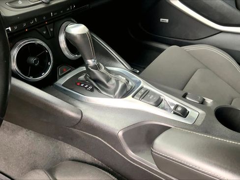 Used 2016 Chevrolet Camaro LT w/ Technology Package image 17