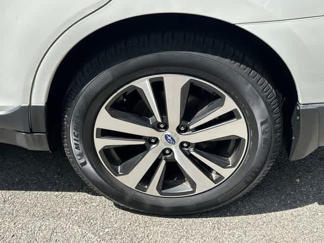 Used 2018 Subaru Outback 2.5i Limited AWD/4WD image 5