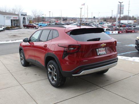 New 2026 Chevrolet Trax LT image 5