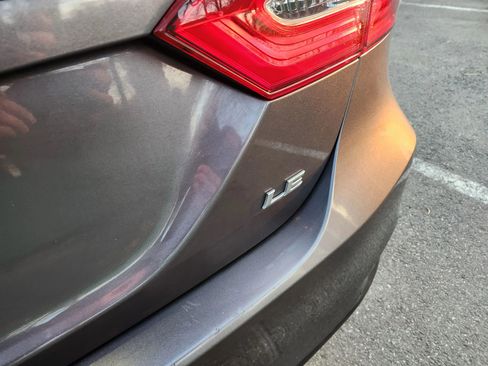 Used 2019 Toyota Camry LE image 13