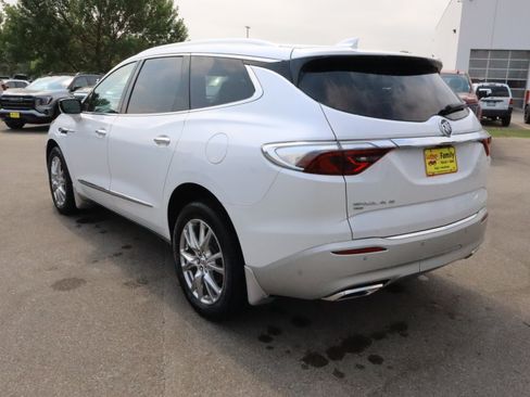 Used 2024 Buick Enclave Premium AWD/4WD image 5