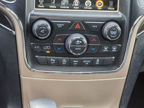 Used 2016 Jeep Grand Cherokee Overland image 18