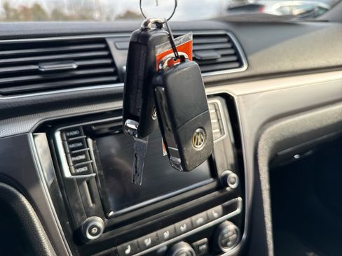 Used 2018 Volkswagen Passat 2.0T S image 21