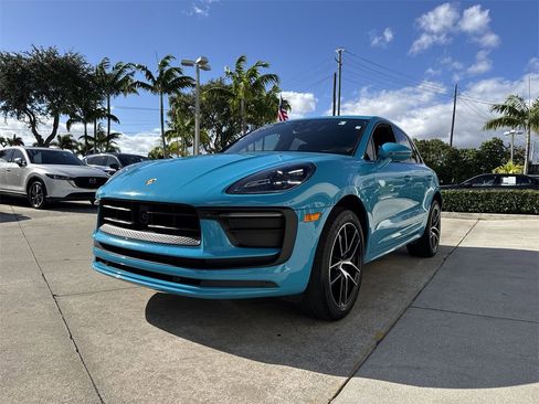 Used 2023 Porsche Macan Turbo image 32