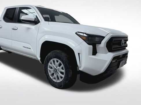 New 2026 Toyota Tacoma SR5 image 2