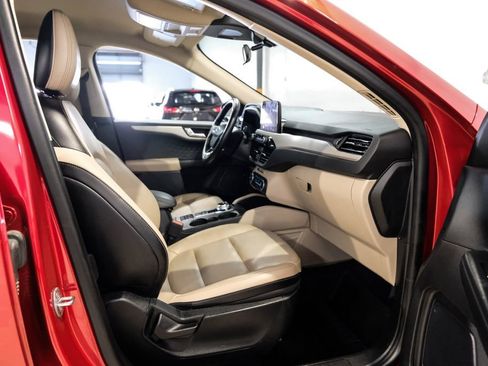 Used 2020 Ford Escape SEL image 32