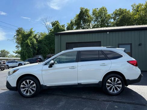 Used 2019 Subaru Outback 3.6R Touring w/ Popular Package #3A image 3