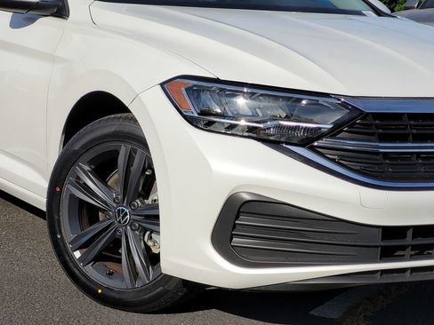 Used 2022 Volkswagen Jetta SE FWD image 4