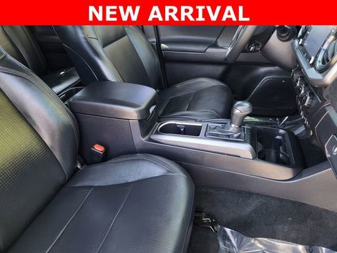 Used 2023 Toyota Tacoma TRD Off-Road w/ TRD Premium Off Road Package image 10