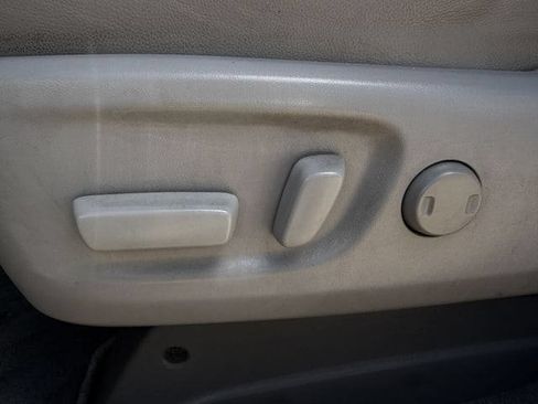 Used 2020 Toyota Sienna XLE w/ XLE Navigation Package FWD image 24