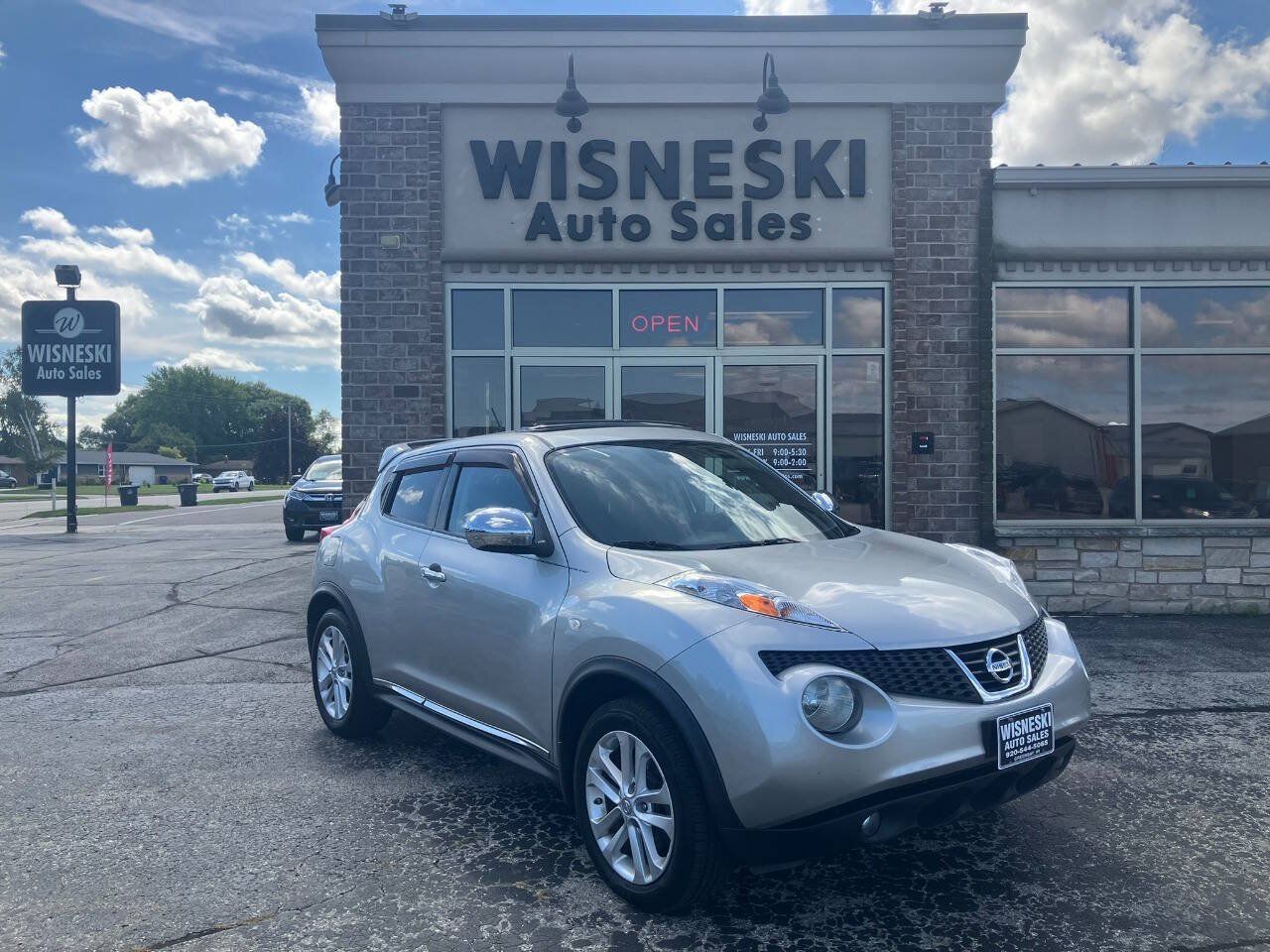 Used 2011 Nissan Juke SV AWD/4WD image 1