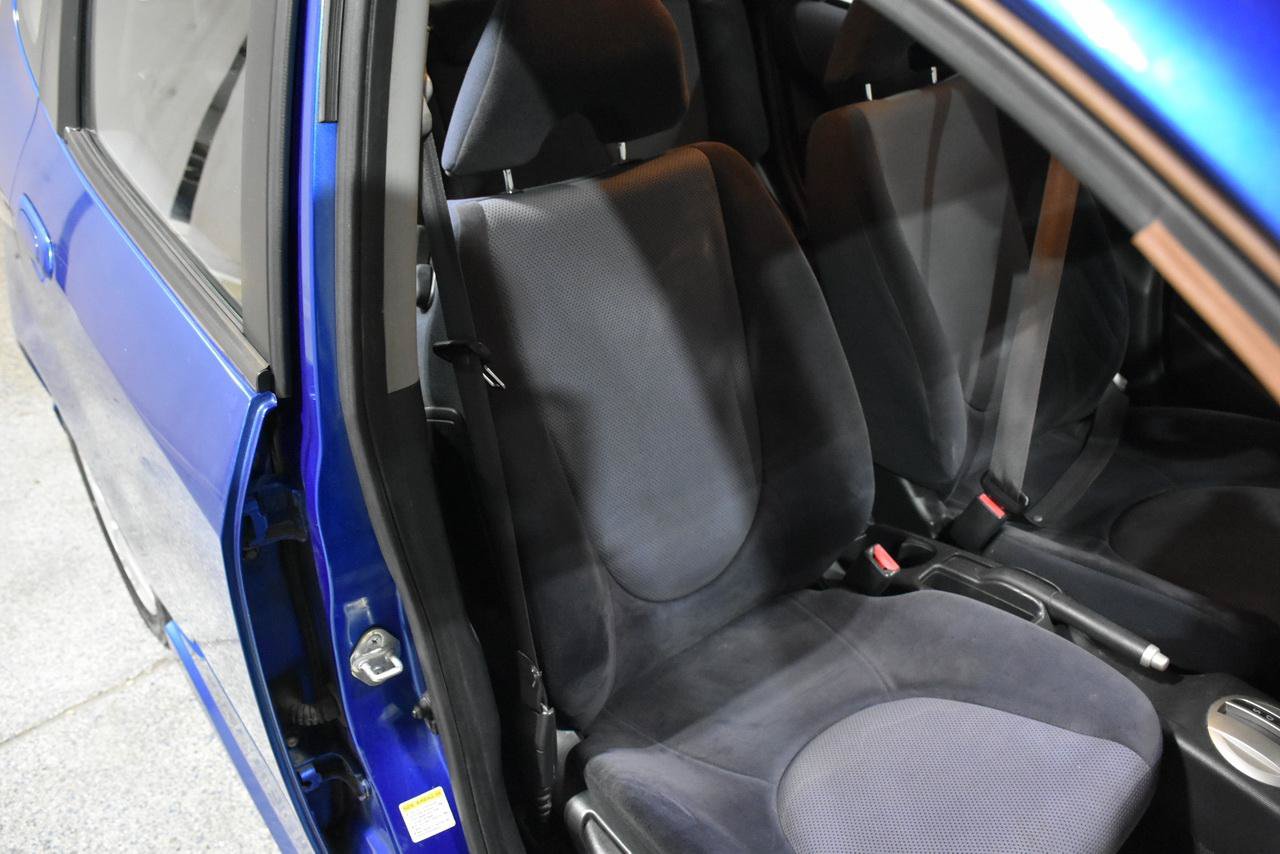 Used 2007 Honda Fit Sport image 36