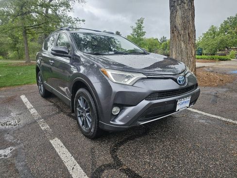 Used 2018 Toyota RAV4 XLE w/ Convenience Package AWD/4WD image 7