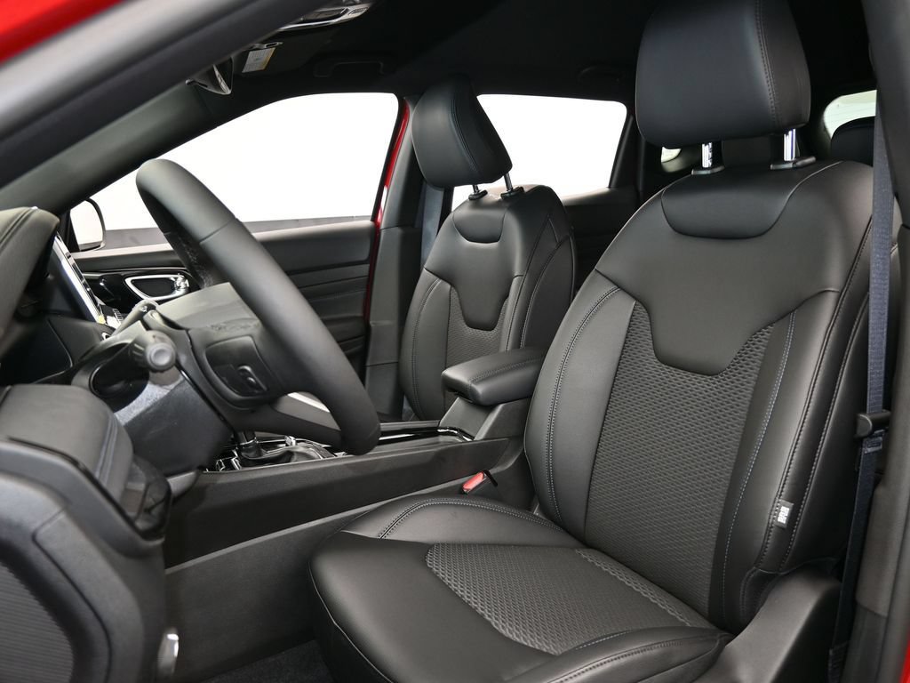 New 2026 Jeep Compass Latitude AWD/4WD image 10