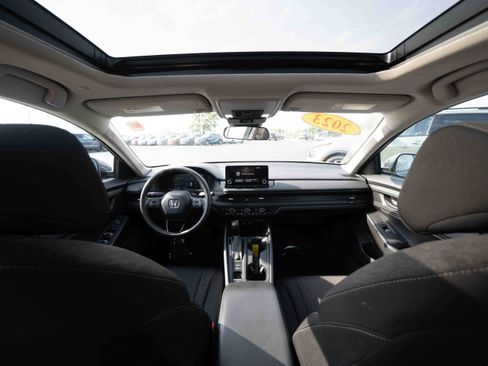 Used 2023 Honda Accord EX image 19