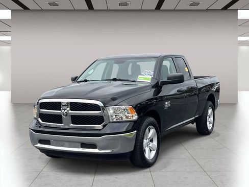 Used 2024 RAM 1500 Classic SLT AWD/4WD image 8