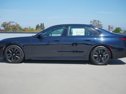 New 2026 BMW 740i w/ Luxury Rear Seating Package image 4