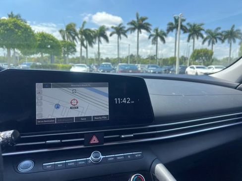 Used 2024 Hyundai Elantra SEL w/ Convenience Package image 24