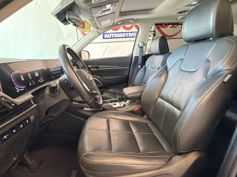 Used 2024 Kia Telluride EX w/ EX Captain's Chair Package FWD image 15