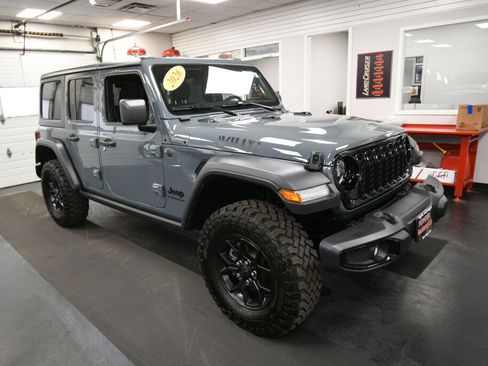 Used 2026 Jeep Wrangler Unlimited Sport AWD/4WD image 2