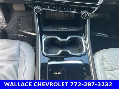 Certified 2025 Chevrolet Traverse High Country image 19