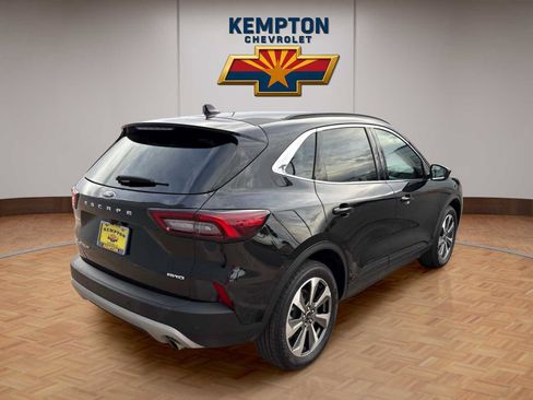 Used 2025 Ford Escape Platinum image 6