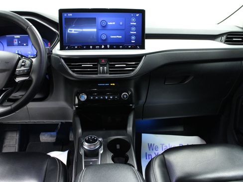 Used 2024 Ford Escape Platinum image 18