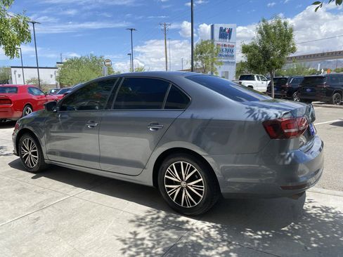 Used 2018 Volkswagen Jetta Wolfsburg Edition FWD image 7