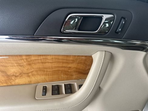 Used 2010 Lincoln MKS image 11