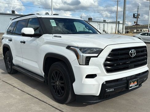 Used 2025 Toyota Sequoia SR5 image 3