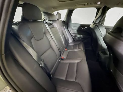 Used 2020 Volvo XC60 T5 Momentum AWD/4WD image 30